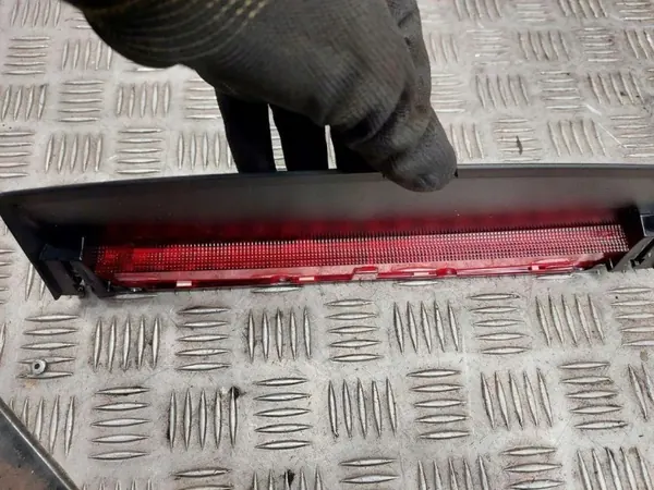 Audi S5 2014 Derde Remlicht OEM 8F0945097 image 3