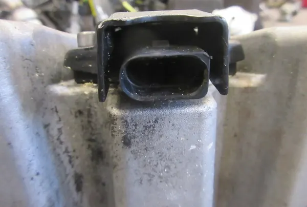 Audi A6 C6 Oljetank 06B103601CG image 6