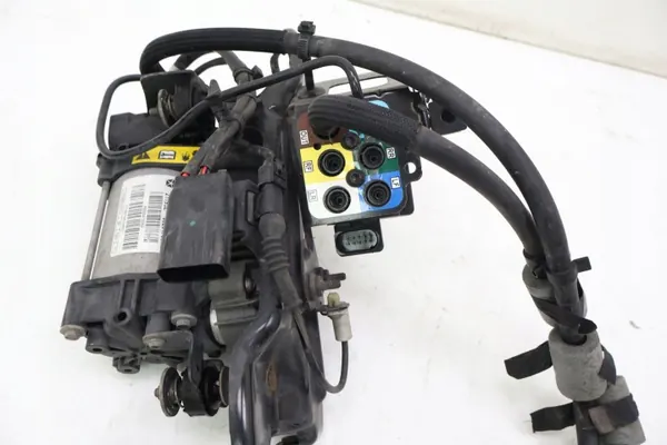 Jeep Grand Cherokee Achterluchtcompressor OEM 68204730AD image 4