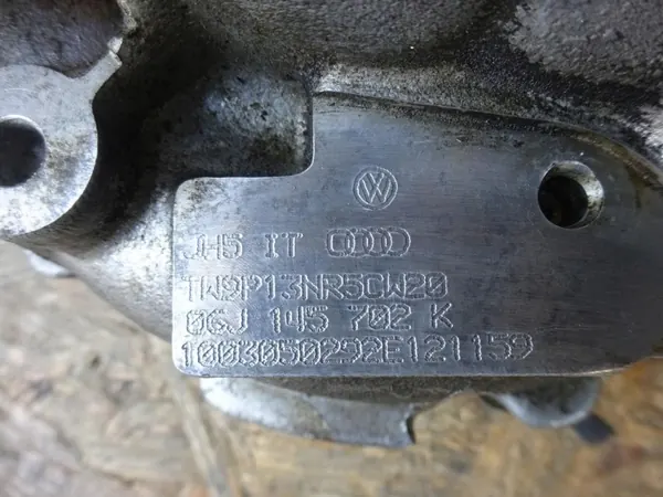 OEM 06J145702K turbo kall sida hölje för 2.0 TFSI image 4