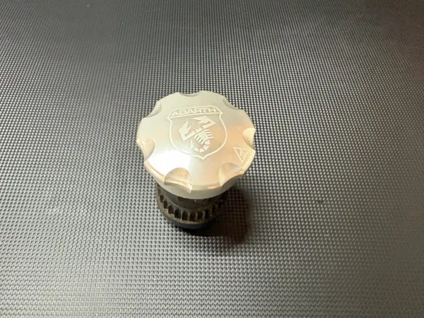 Öleinfüllstutzen Fiat 500 Abarth OEM 5743869 image 2