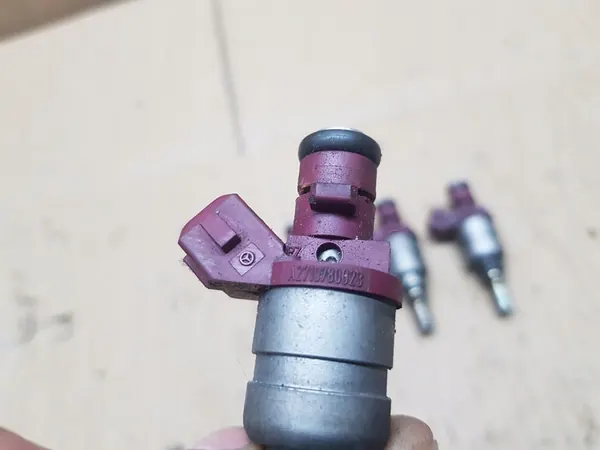 Injetor Mercedes-Benz A2710780023 image 2