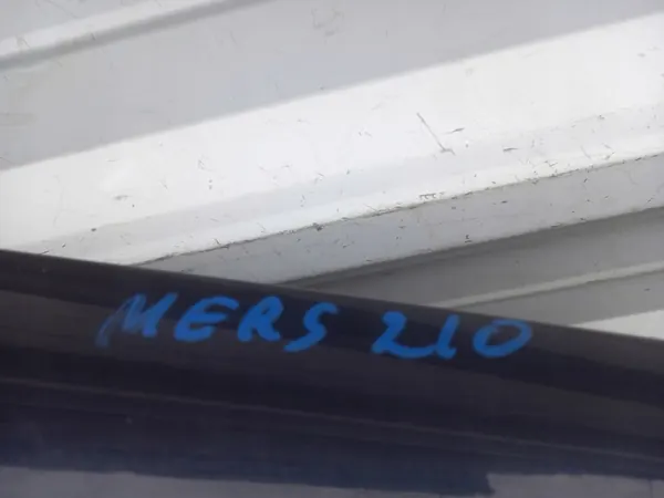 MERCEDES E-KLASS W210 Framskärm Höger A2108800218 image 5