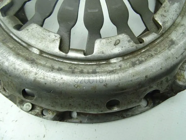 DACIA DUSTER I 10-17 Kytkinpaketti VALEO OEM image 2