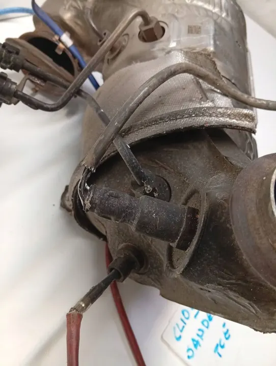 Catalyseur Dacia OEM 208A05597R Occasion image 4