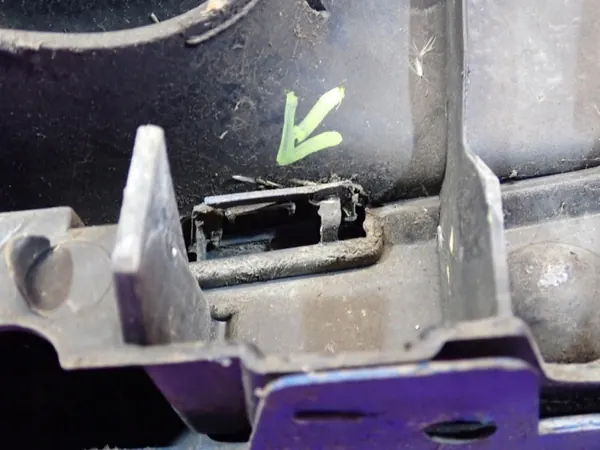 Emblema de grade Renault OE Zawada-389000- Usado image 8