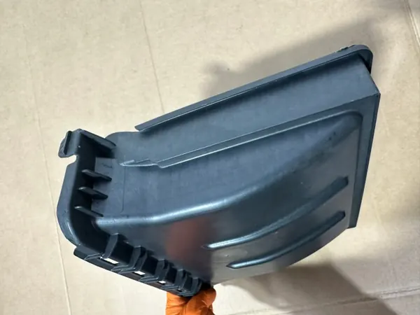 OEM A2138307400 Kupéfilterhuslock Mercedes W213 image 5