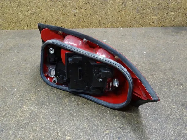 AUDI TT 8N 98-05 Lámpara Trasera Izquierda 8N0945095A image 4