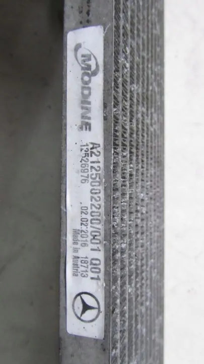 Mercedes Oljekylare OEM 186/048 för W213 2.0 image 5