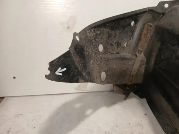 Front Right Wheel Arch Toyota Avensis T27 53805-05010AR image 3