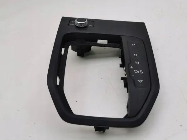 Estrutura esquerda Audi A1 2019 OEM 82C713463 image 2