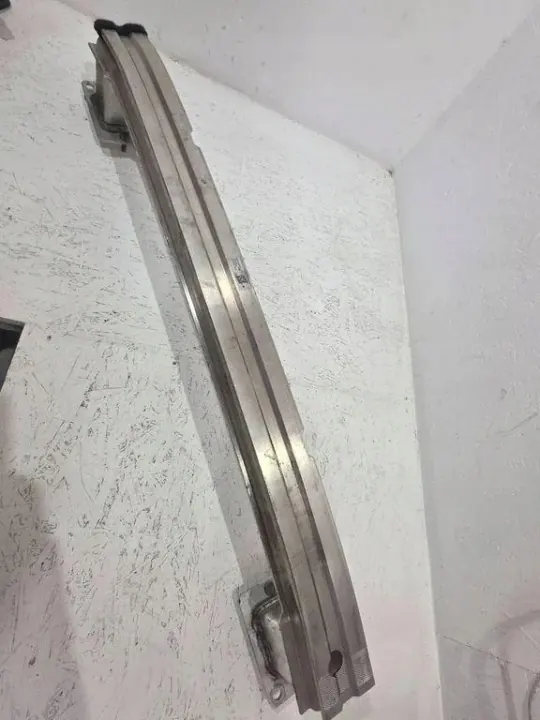 Viga para-choques traseira OEM A2066104400 Mercedes-Benz image 4