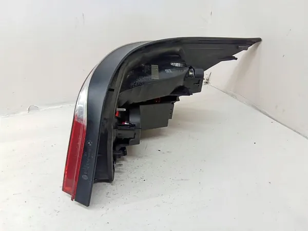 Lámpara trasera izquierda BMW 5 (E60) 2006 OEM 7165737 image 3