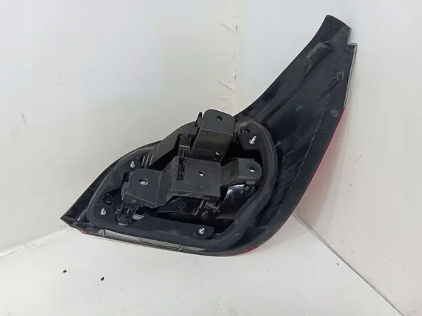 Lámpara trasera izquierda BMW 5 (E60) 2006 OEM 7165737 image 4