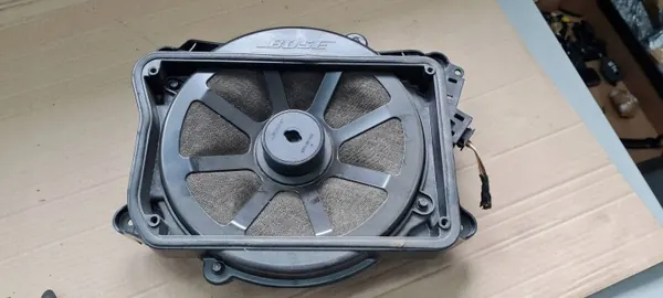 Haut-parleur grave Audi A6 S6 C7 4G 2015 OEM 4G8035709 image 2