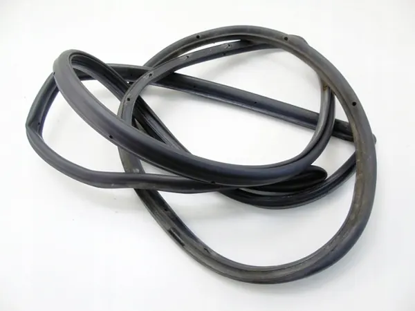 Framvänster dörrtätning OEM CHPA101SZLPMS142603091 image 3