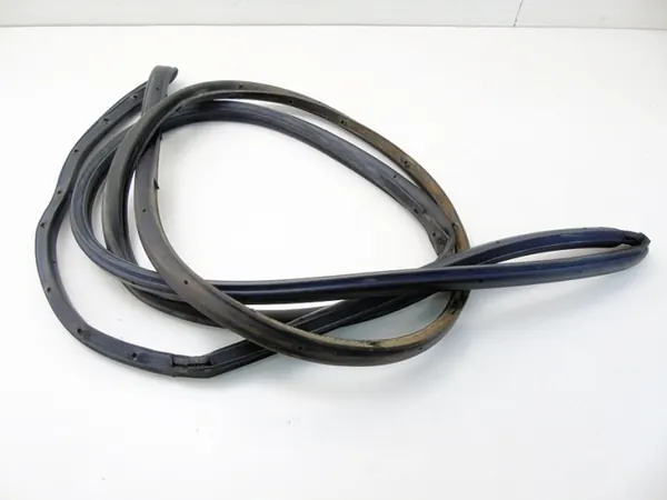 Framvänster dörrtätning OEM CHPA101SZLPMS142603091 image 7