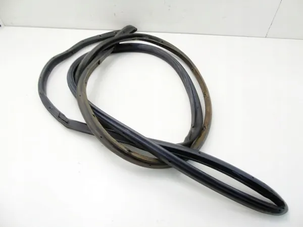 Framvänster dörrtätning OEM CHPA101SZLPMS142603091 image 8