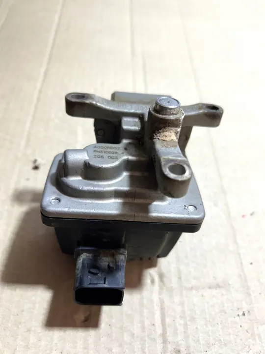 AdBlue-Injektor OEM A0001403939 A0001405339 image 4