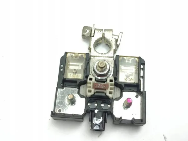 Lexus IS III Batterierelais-Sicherung OEM AMD174237 image 2