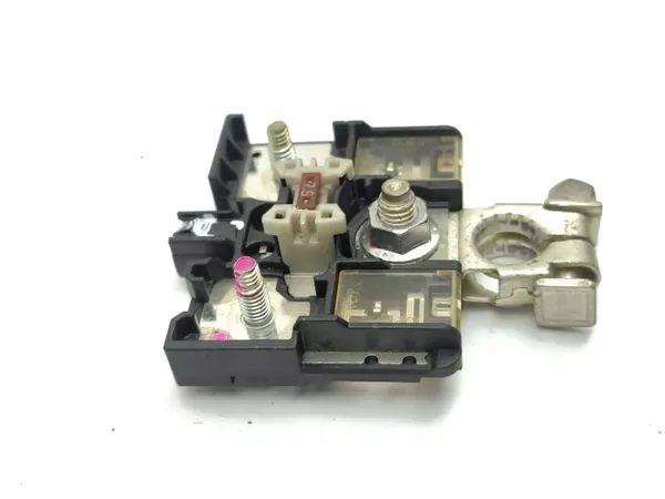 Lexus IS III Batterierelais-Sicherung OEM AMD174237 image 5