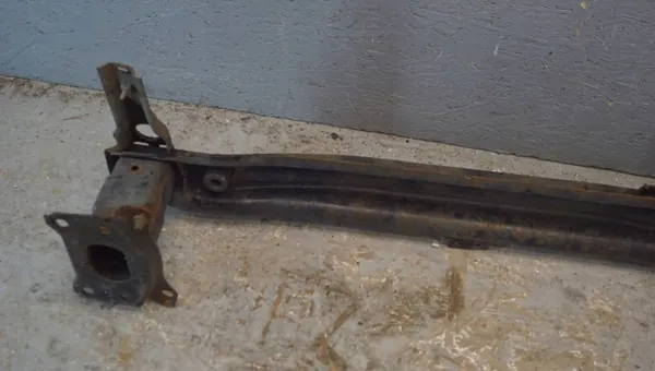 VW Caddy 2K5 Voorbumper Balk OEM JKM23683 image 6