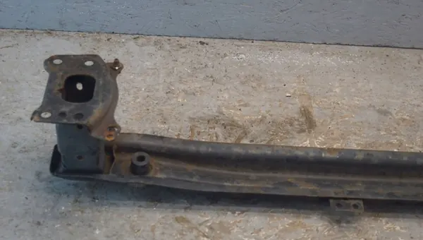VW Caddy 2K5 Voorbumper Balk OEM JKM23683 image 8