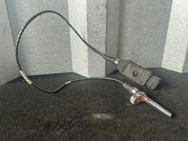 Turbinesnelheidssensor OEM 2313444 voor DAF image 2