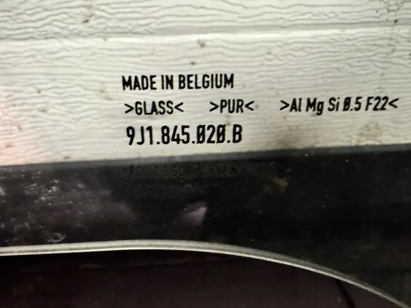 Porsche Taycan 2020 rechte Frontscheibe OEM 9J1845020B image 3