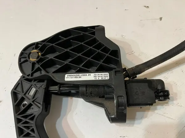Kytkinpoljin OEM 1T1721059AK VW Caddy 3 2.0 SDI:lle image 5