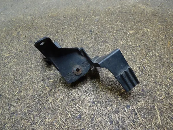 Suporte de para-choque AUDI TT 8J 06-14 8J0806540A image 3