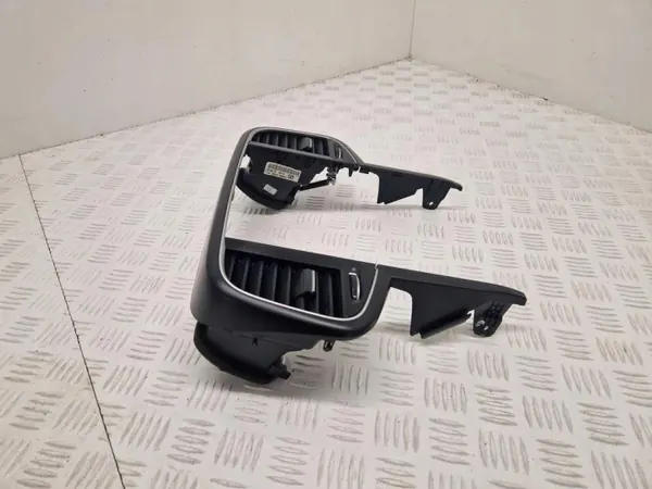 Prise d'air console OEM 682603660R pour Renault Talisman image 10