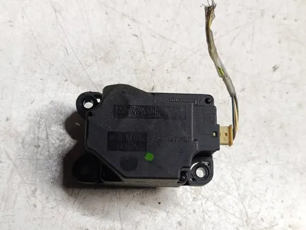 Volvo V40 II 12-19 Motor calefactor 4N5H-19E616-6652A image 2