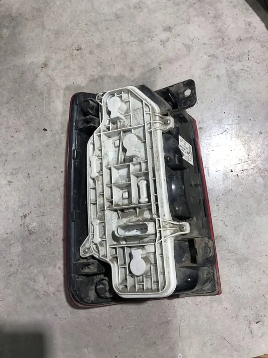 VW Caddy Luz Trasera Derecha 2015 OEM 2K1945096T image 5