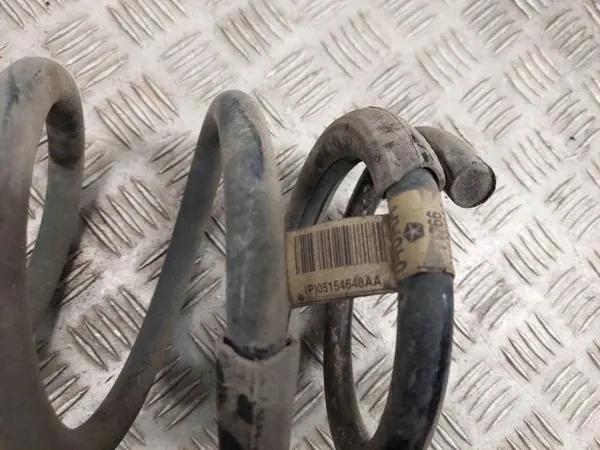 Mola suspensão traseira esquerda OEM 05154648AA Dodge RAM image 3