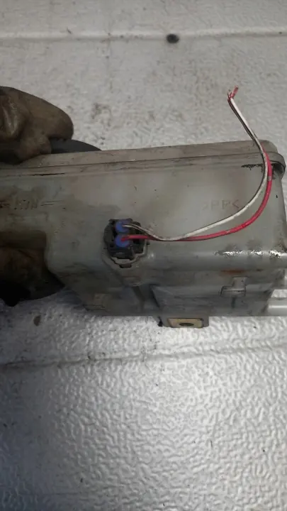 Gebruikte Toyota OE remvloeistofreservoir Previa image 3
