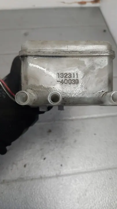 Gebruikte Toyota OE remvloeistofreservoir Previa image 4