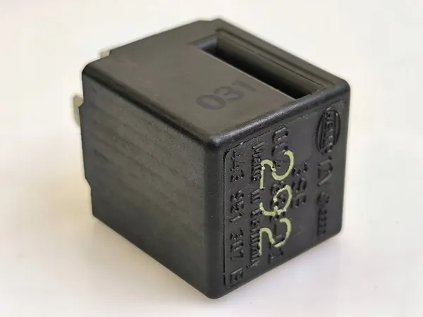 Audi A6 S6 C5 2003 Relais 00488502 image 1