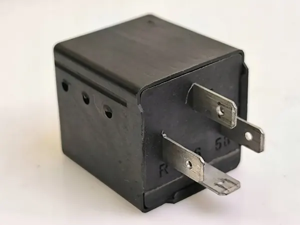 Audi A6 S6 C5 2003 Relais 00488502 image 2