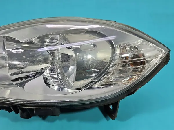 Farol esquerdo Fiat Linea 07-12 image 3