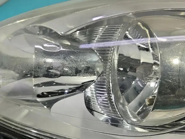 Farol esquerdo Fiat Linea 07-12 image 7