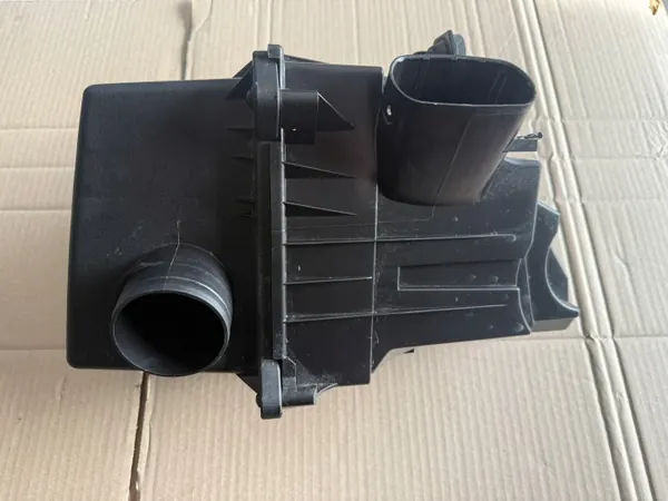 Skoda Luftfilterhus OEM 6Y0129607D - Begagnad image 3