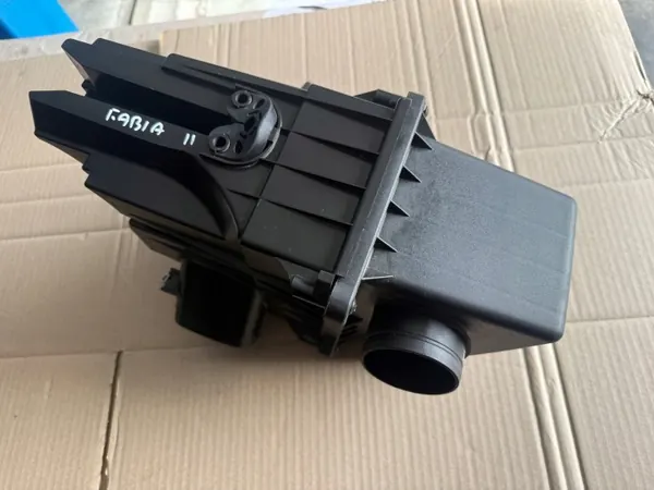 Skoda Luftfilterhus OEM 6Y0129607D - Begagnad image 4