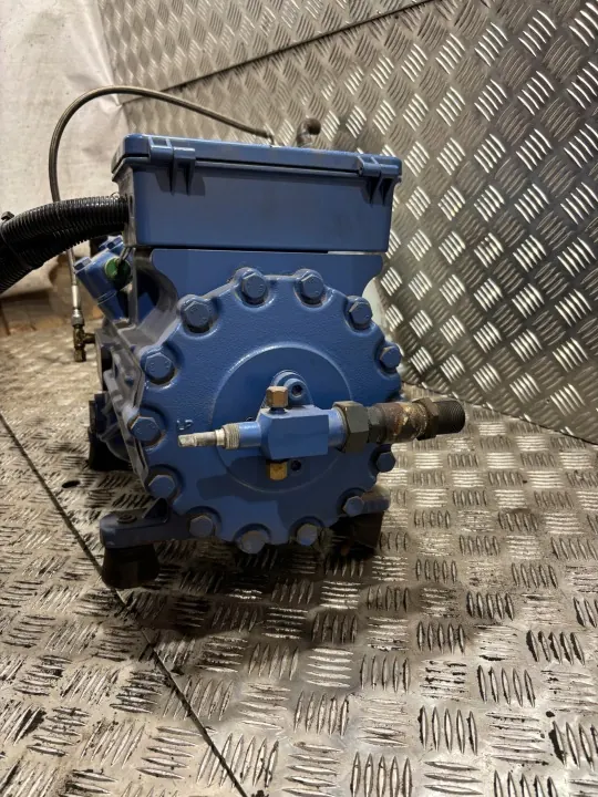 Compresseur à pistons semi-hermétique BOCK HGX34P/315-4 image 3