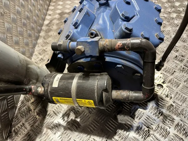 Compresseur à pistons semi-hermétique BOCK HGX34P/315-4 image 5