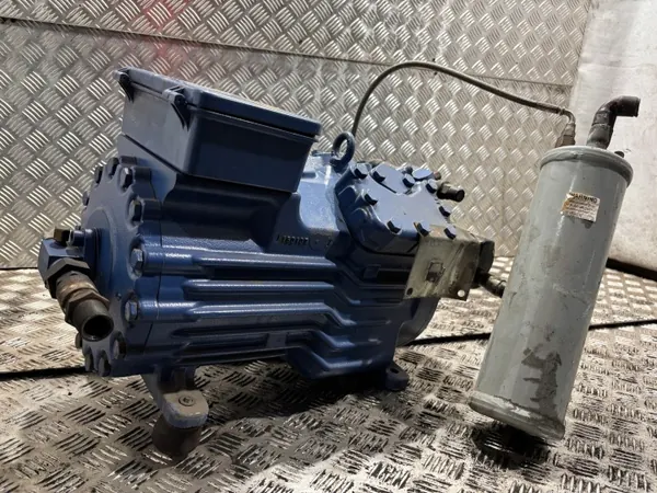 Compresseur à pistons semi-hermétique BOCK HGX34P/315-4 image 9