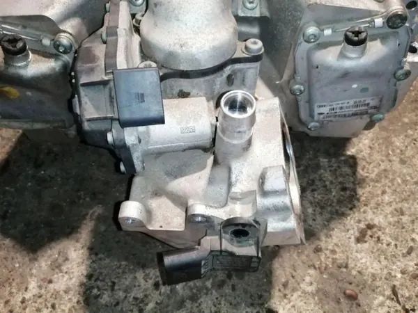 Suporte compressor suspensão OEM 06E145601AT image 7