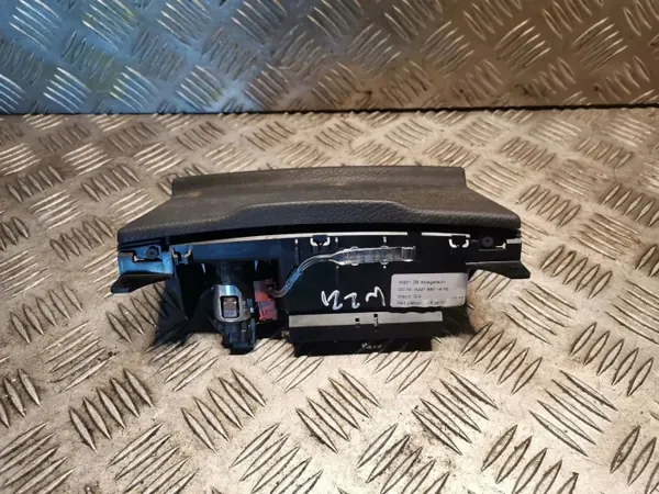 Mercedes-Benz S W221 kojetaulun tuhkakuppi OEM 2216801652 image 3
