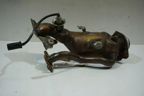 Toyota Yaris Cross Katalysator OEM 89467-K0020 image 3