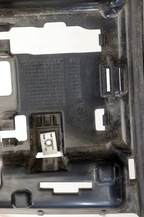 Skoda Octavia IV Grill 5E3853653C image 10